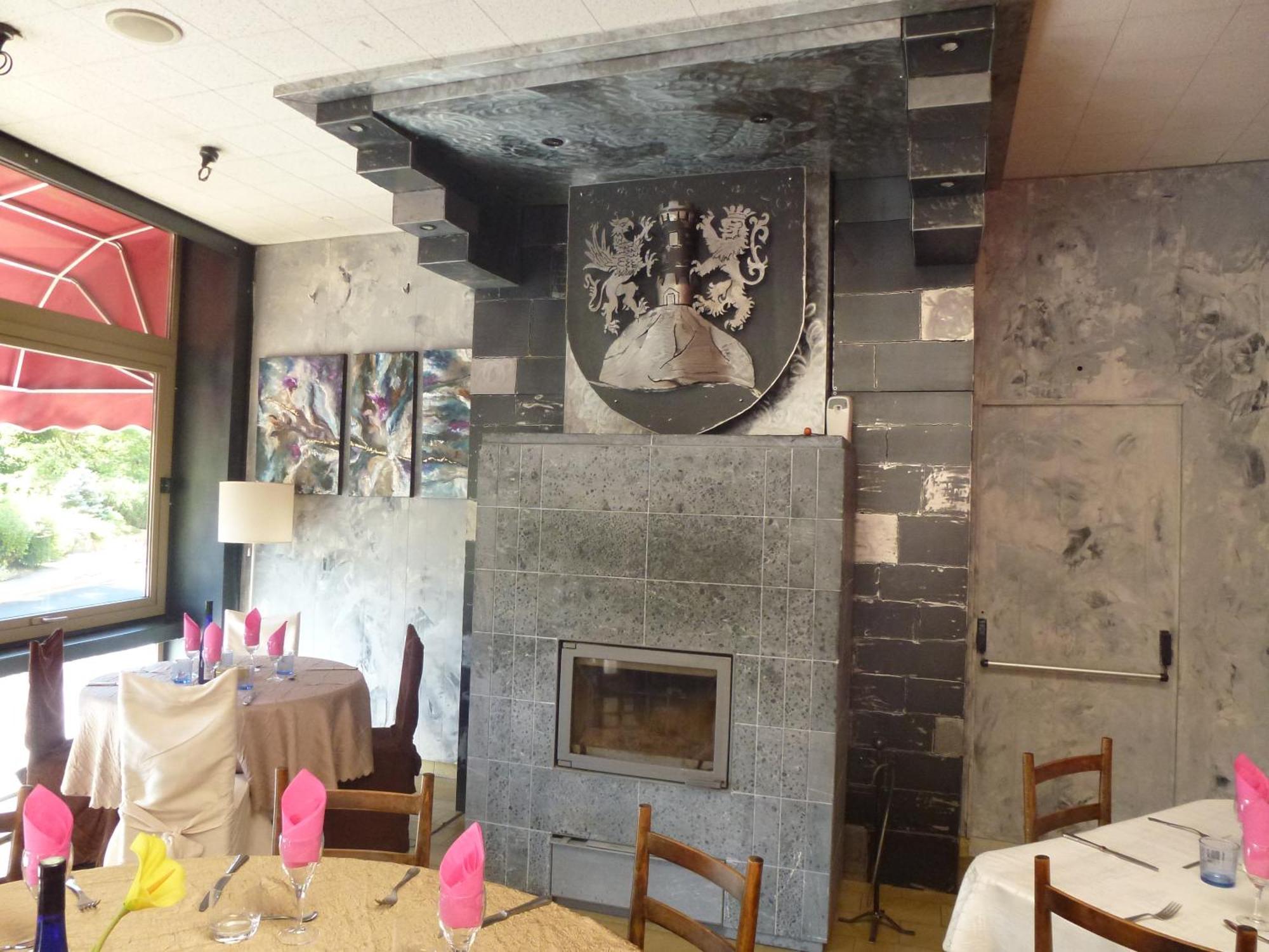 Hotel Restaurant Le Pain De Sucre Monistrol-d'Allier Bagian luar foto