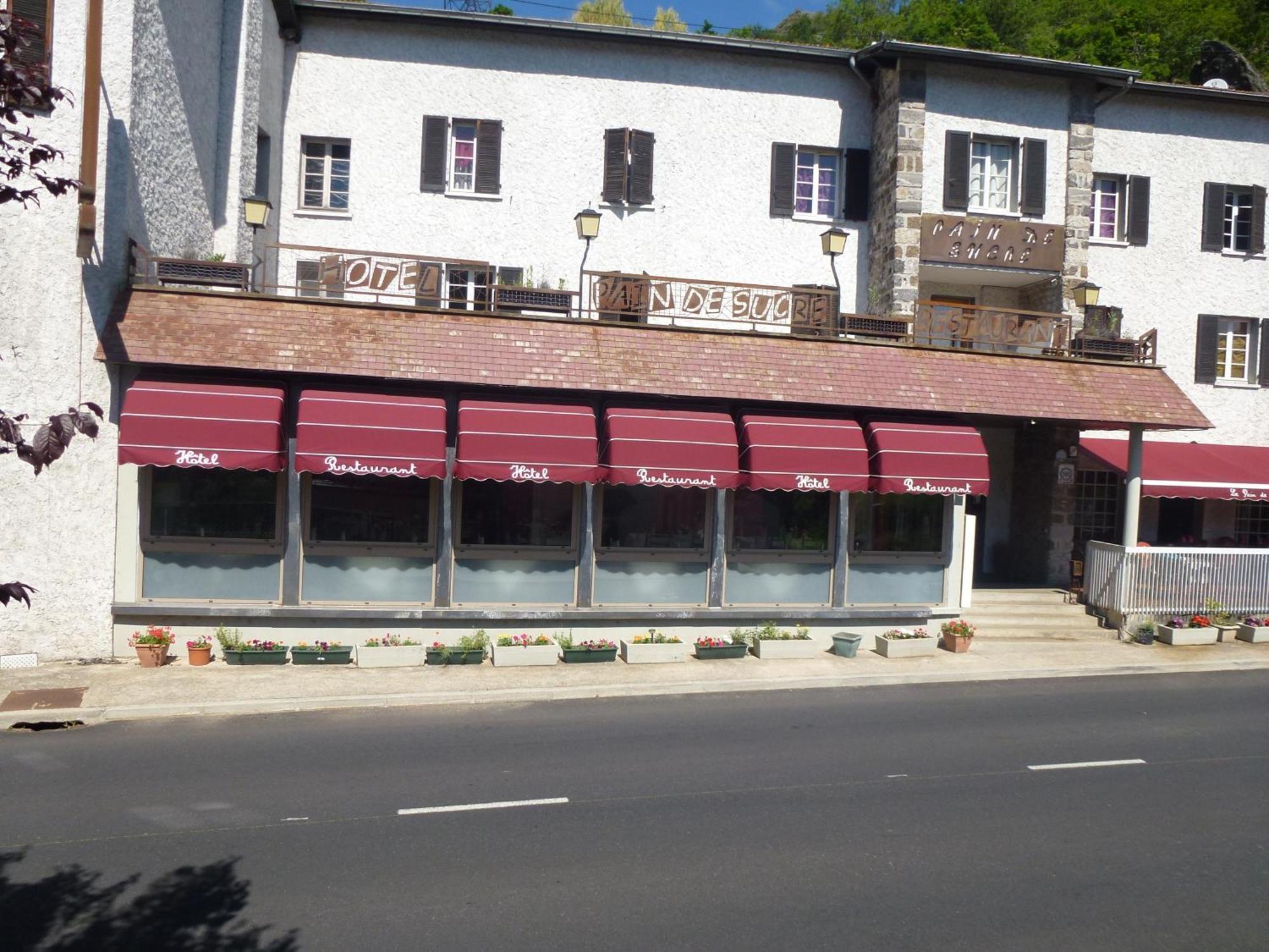 Hotel Restaurant Le Pain De Sucre Monistrol-d'Allier Bagian luar foto
