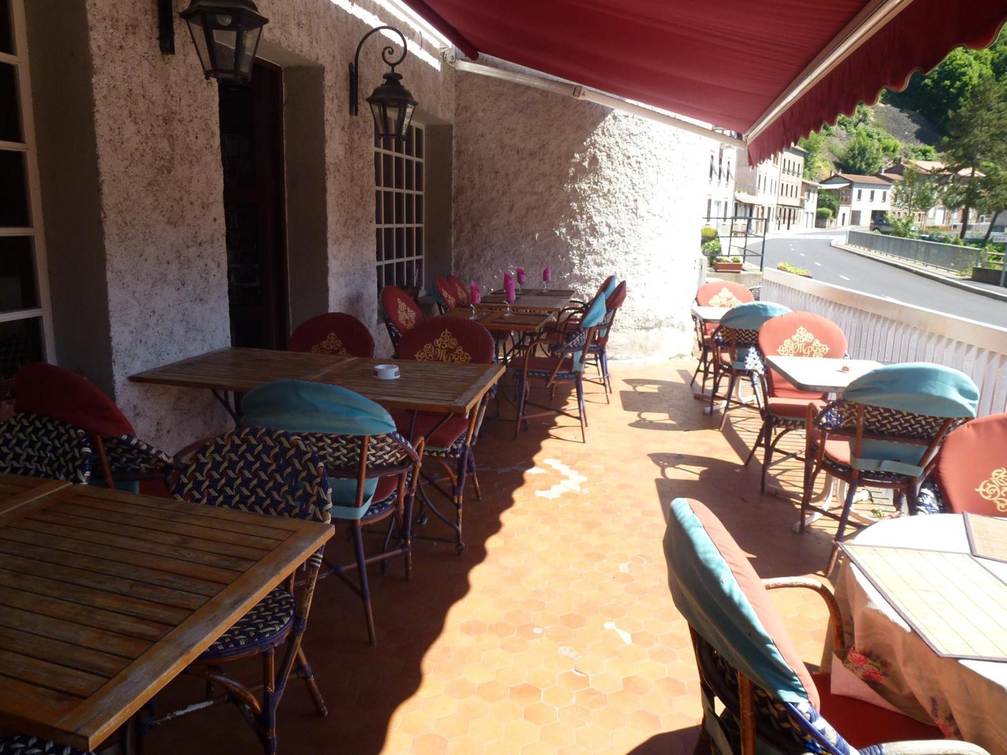 Hotel Restaurant Le Pain De Sucre Monistrol-d'Allier Bagian luar foto