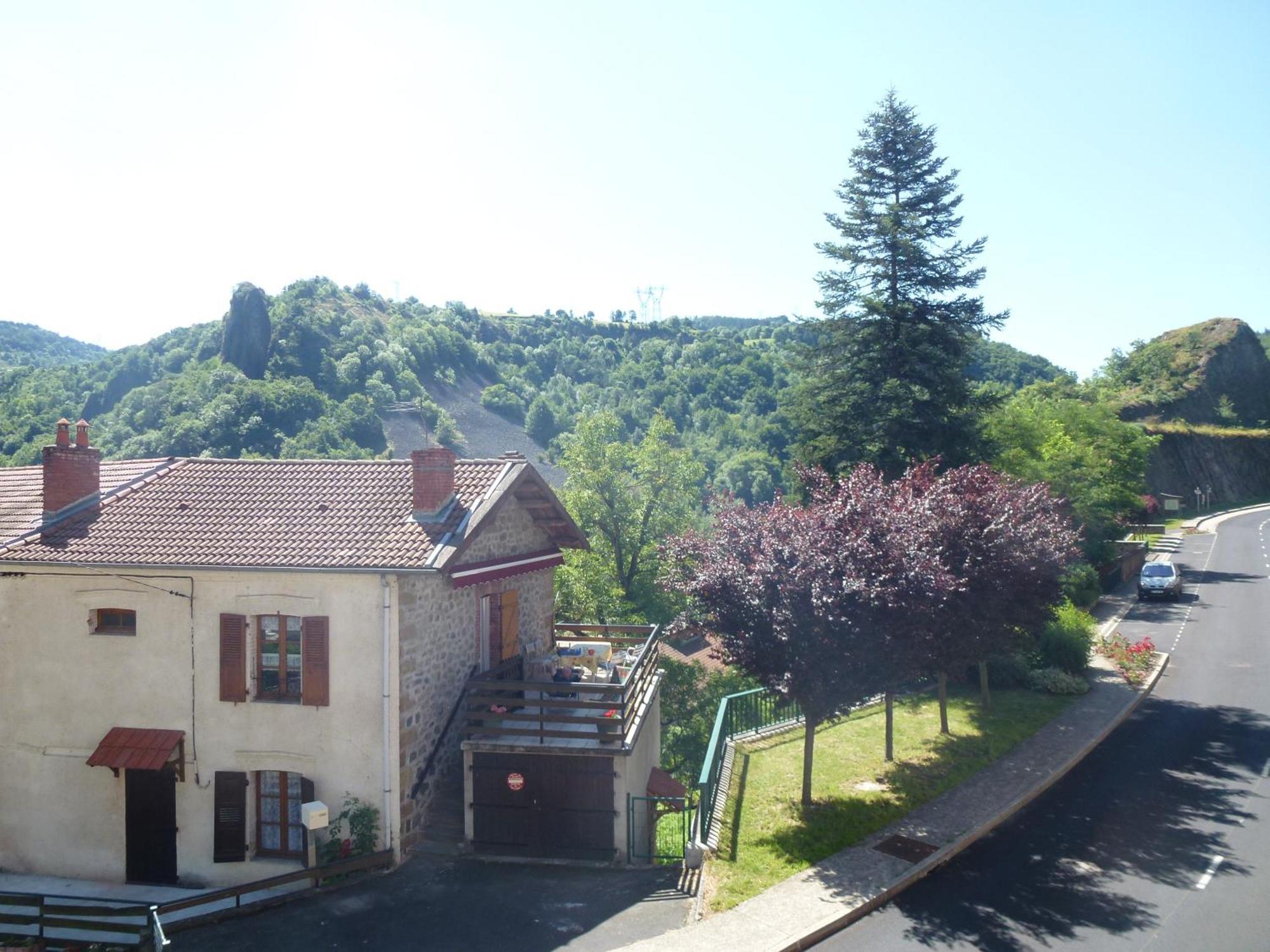 Hotel Restaurant Le Pain De Sucre Monistrol-d'Allier Bagian luar foto